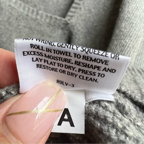 Eileen Fisher Women’s Wool Silk Nylon Blend Vneck Short Sleeve Sweater, Medium - Picture 8 of 10